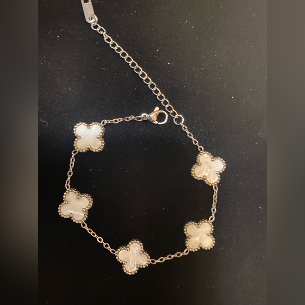 White Mother of Pearl Clover Bracelet Silver Adjustable